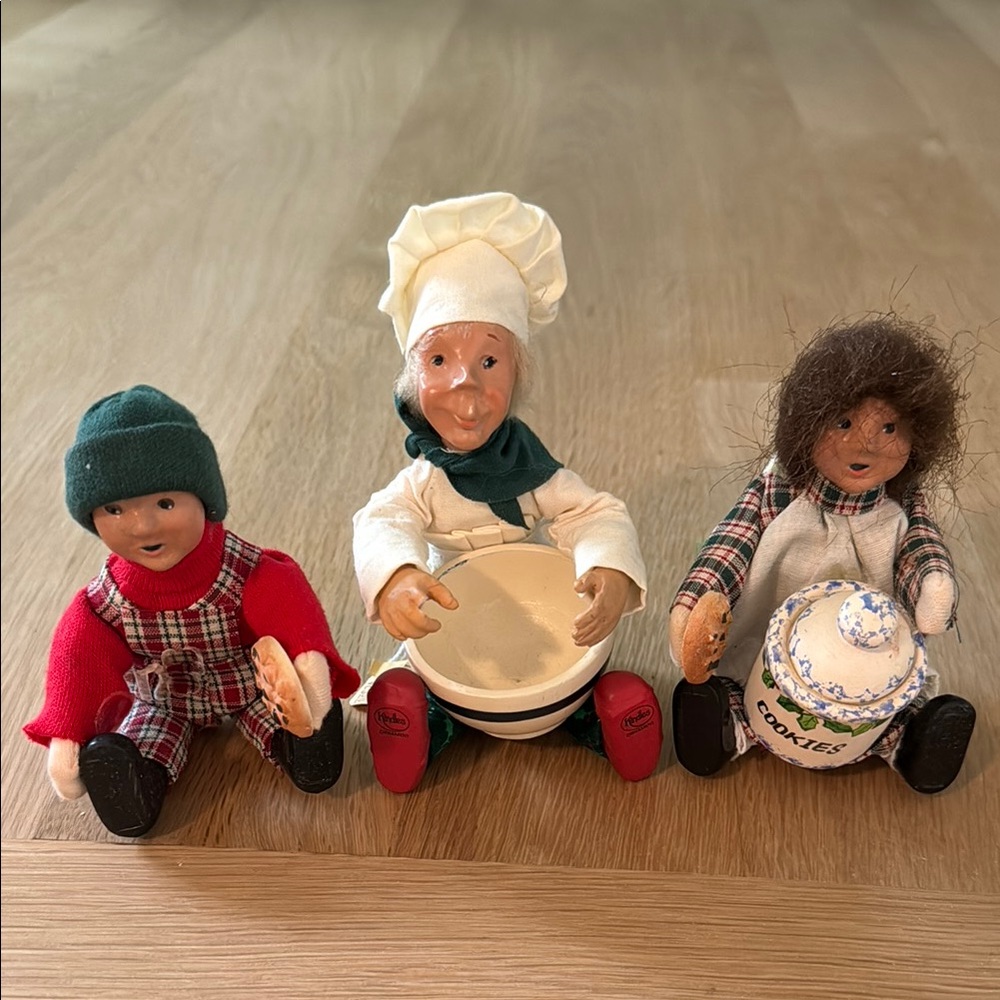 VTG Byers Choice Kindle Baking Chef with Bowl & Byers Toddlers With Cookies 1992